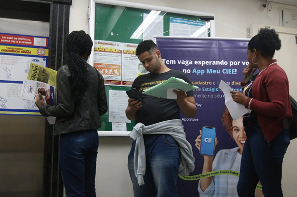 Cresce número de jovens que não estudam, não trabalham e nem procuram emprego