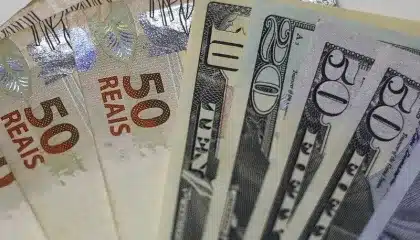 Real tem a sua maior desvalorização nos últimos 12 meses