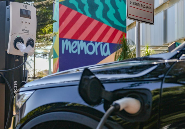 Importação de veÃculos elétricos provoca queda na balança comercial