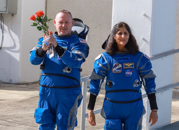 Astronautas “presos” no espaço só voltam à Terra em 2025, diz Nasa