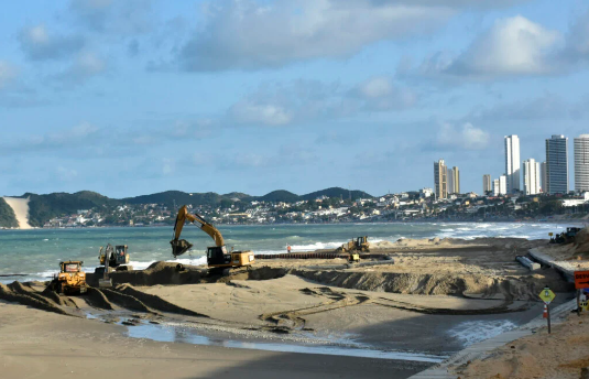 Engorda: obra já aterrou cerca de 450 metros da praia