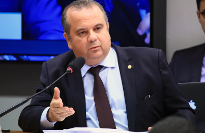RogÃ©rio Marinho coloca os burros Ã  frente da carroÃ§a ao citar apoio de Paulinho Freire