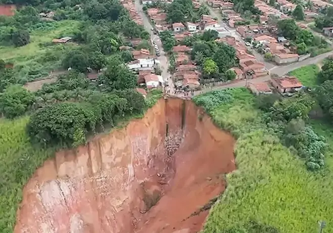 Município decreta calamidade por voçorocas que ameaçam engolir cidade
