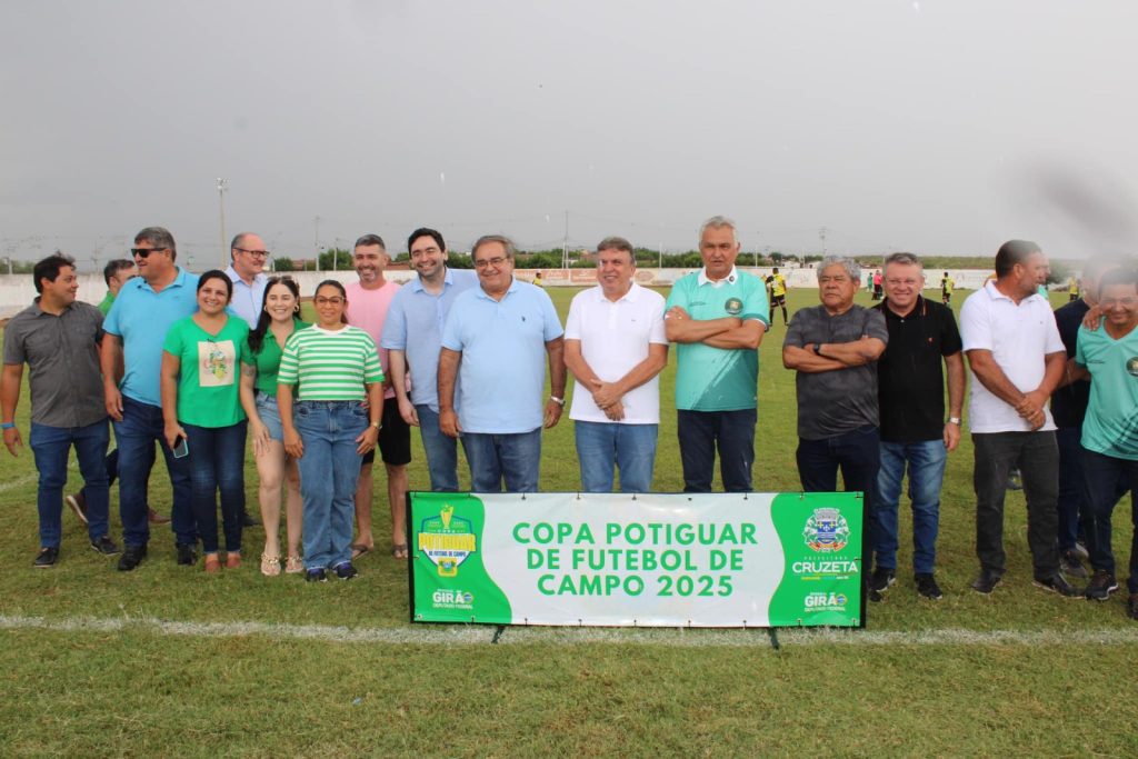 Ãlvaro Dias participa da solenidade de abertura da Copa Potiguar de Futebol em Cruzeta-RN