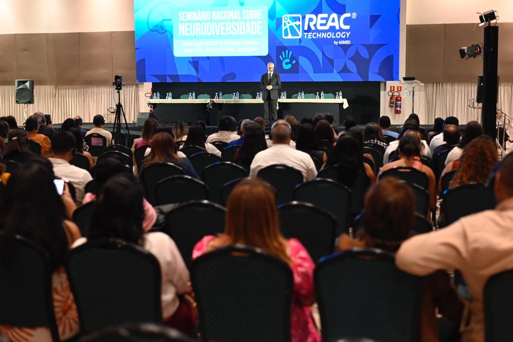 Seminário Nacional sobre Neurodiversidade reúne especialistas, famÃlias e emociona público em Natal
