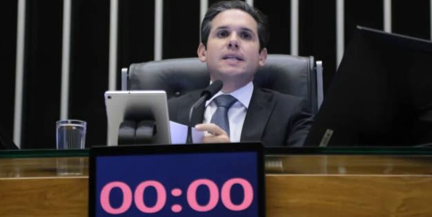 Motta diz não ter previsão de pautar anistia