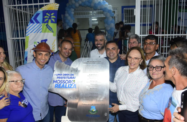 Alysson Bezerra cola em Zenaide Maia durante agenda no Oeste