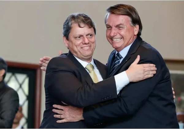 ApÃ³s visitar Bolsonaro, TarcÃ­sio critica PL da Dosimetria: âNÃ£o satisfazâ