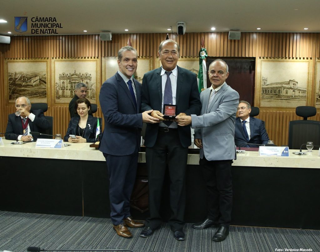 Câmara de Natal celebra Dia do Dentista com a Comenda Clemente Galvão Neto