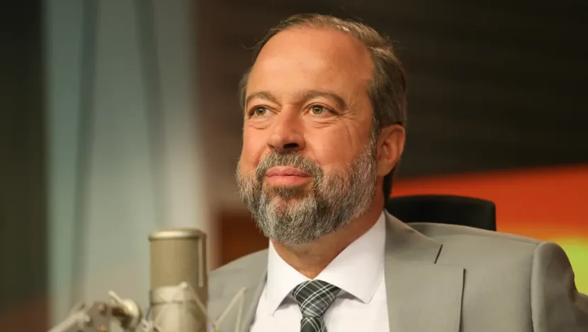 Não precisaremos do horário de verão neste ano, diz Alexandre Silveira