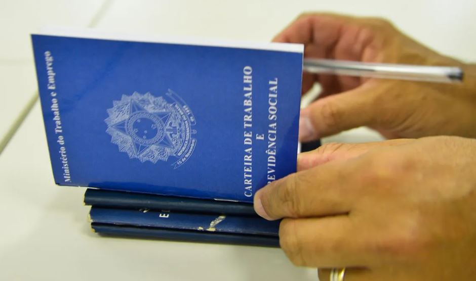 CriaÃ§Ã£o de emprego formal no Brasil cai 15% em setembro, diz Caged