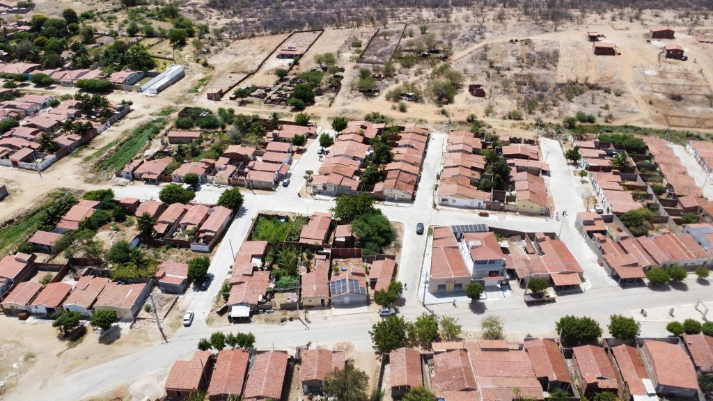 Deputada Carla Dickson inaugura cinco ruas calÃ§adas no bairro SÃ£o SebastiÃ£o em Parelhas