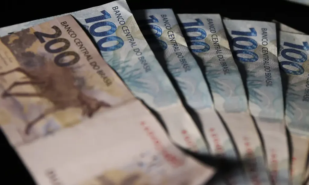 Dívida Pública sobe 1,62% em outubro e supera R$ 8,2 trilhões