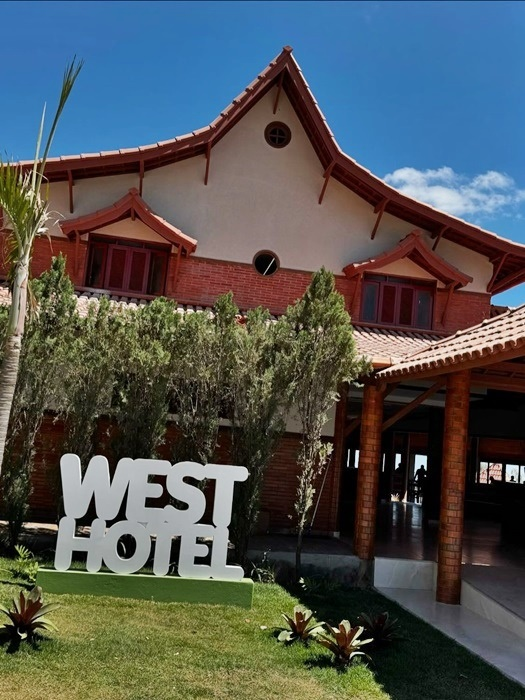 O Réveillon 2026 no West Hotel trará Nonato Poeta