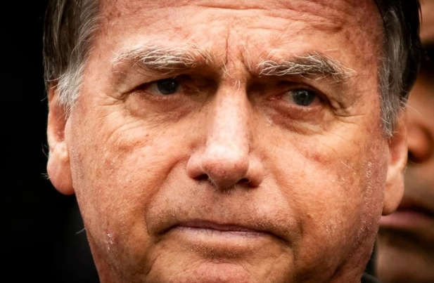Laudo da PF confirma hÃ©rnia bilateral em Bolsonaro e necessidade de cirurgia urgente