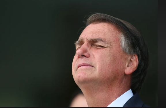 Bolsonaro passa por cirurgia de hÃ©rnia inguinal nesta quinta-feira (25), em BrasÃ­lia