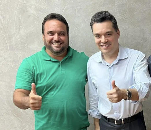 Artur Maynard troca de galho de novo e é dispensado pelo MDB de Walter Alves