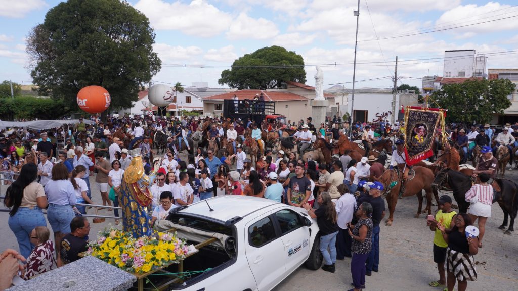 Tradição e fé marcam o 40º Desfile do Agricultor na Festa de Nossa Senhora da Guia em Acari