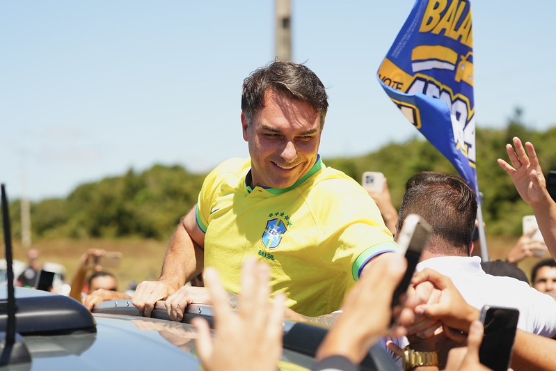 FlÃ¡vio atinge 58% de probabilidade de vitÃ³ria na Kalshi e 57% no Polymarket