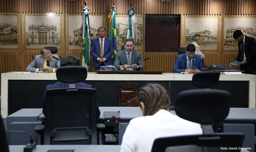 CÃ¢mara de Natal aprova projetos que ampliam cuidados para idosos e pessoas com Alzheimer