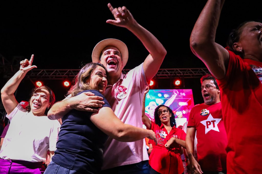 Em Natal, Cadu de Lula reÃºne multidÃ£o no primeiro ato polÃ­tico do segundo turno