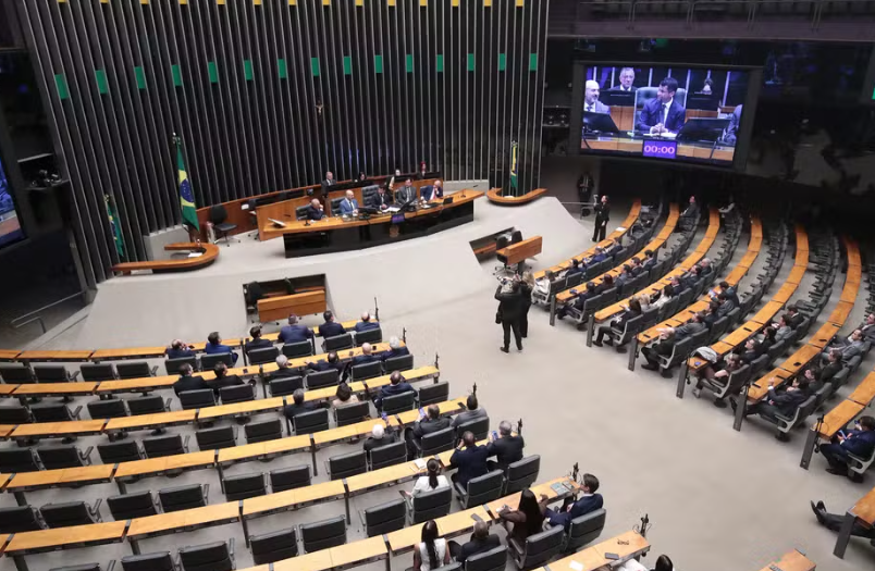 PT fica sem eleger deputado federal em sete Estados