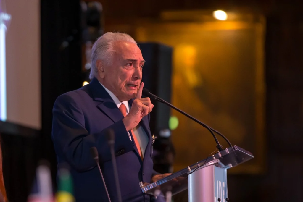 Michel Temer anuncia apoio a FlÃ¡vio Bolsonaro no 2Âº turno