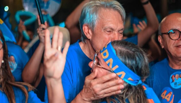 Com presença de João Maia, multidão toma as ruas de Mossoró na tradicional descida do Alto de São Manoel